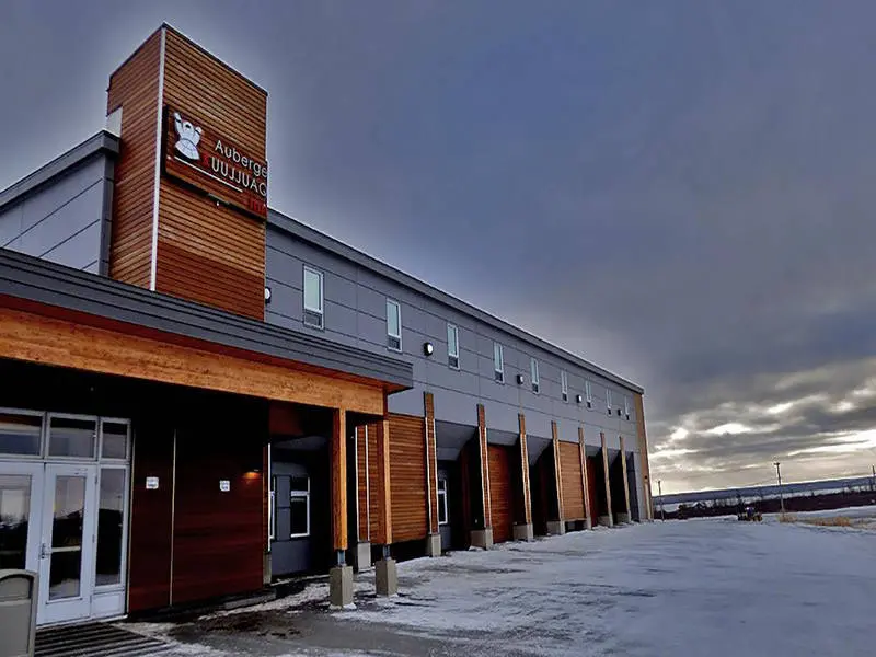 AUBERGE KUUJJUAQ INN – Hotel in Kuujjuaq – FamilyActivities.ca