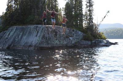 Saut à l'île
