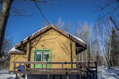 CHALETS MONTMORENCY AU MONT SAINTE-ANNE – 142-148 BEAU-PRÉ