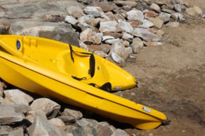 Kayaks sur la plage   © Le Huard
