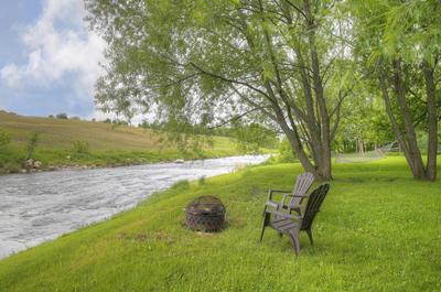 Bordé par la rivière Nicolet