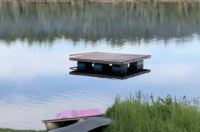 Entrée au lac et quai flottant