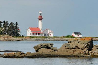 Vue sur le phare de Métis