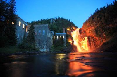 Chute éclairée