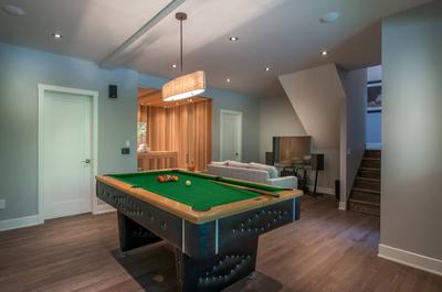 Billard et sauna intérieur