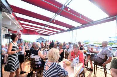 Terrasse avec vue sur la mer