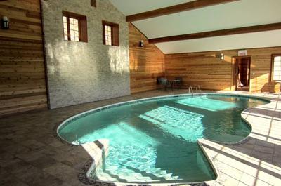 Piscine intérieure ouverte à l'année