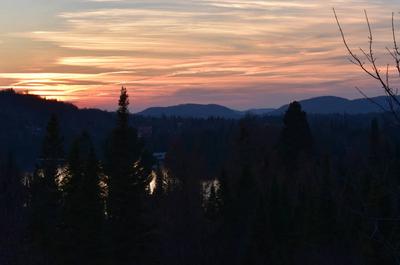 Vue du chalet en soirée