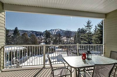 Terrasse et montagne   © G.Marquis