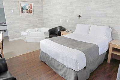 Suite avec bain tourbillon