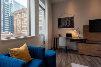 Salon et espace de travail