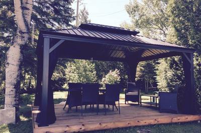 Gazebo   © L.Paquet