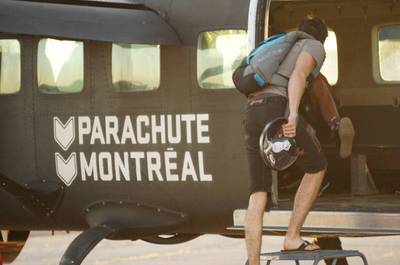 Parachutiste professionnel   © Parachute Montréal
