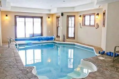 Piscine creusée intérieure