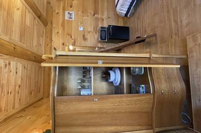 Chambre avec commodités