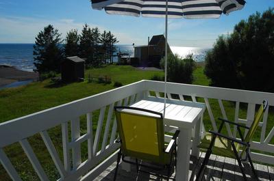 Balcon - Vue sur le ruisseau et la mer