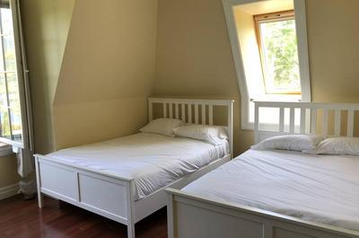 Chambre avec 2 lits queen