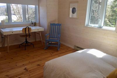 Espace bureau dans la chambre principale