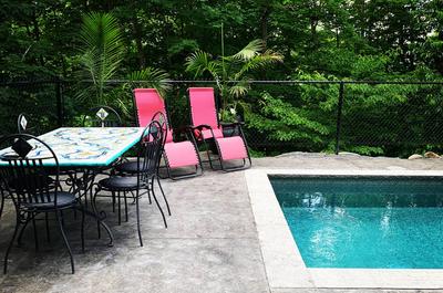 Terrasse avec piscine creusée et chaufée   © La Bohème