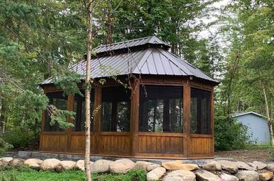Pavillon de jardin   © J.St-Hilaire