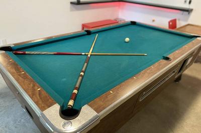 Table de billard   © J.St-Hilaire