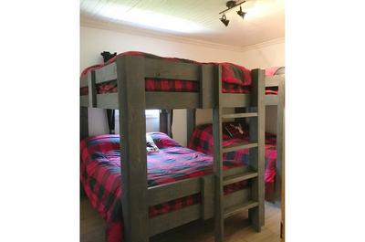 Chambre avec lits superposés
