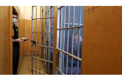Cellule de prison et couloir   © Musée POP