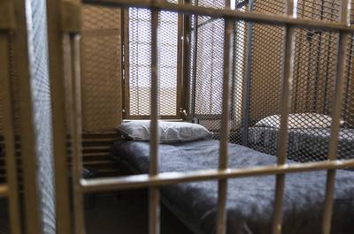 Lit de prison   © M-C.Michon