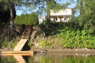 Accès à la rivière