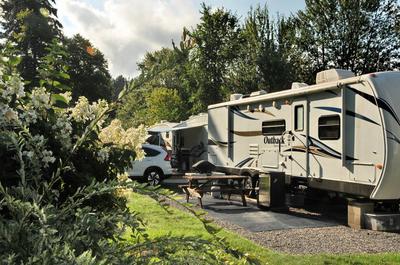 Site camping 3 services   © Chouette photo