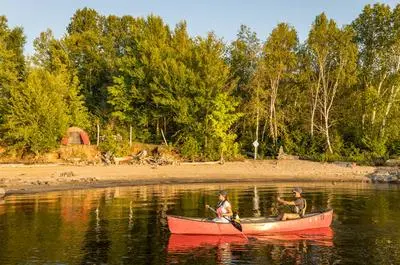 Canot-camping -île Blanche - Parc régional Kiamika   © M.Dupuis