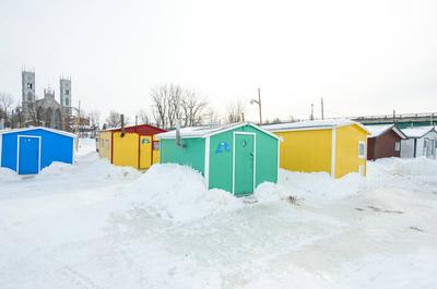 Les cabanes de pêche   © J.Perron