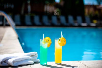 Piscine extérieure chauffée en été