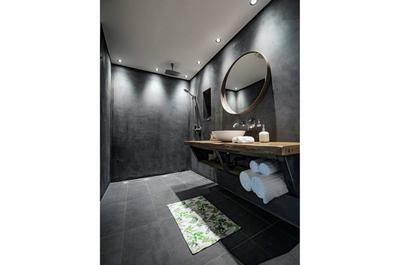 Douche   © R. David
