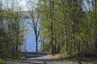 Accès au lac