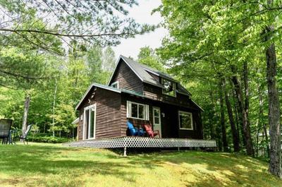 Le Cottage - cours arrière   © CHALETS FORESSENCE