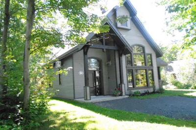 Chalet en été   © C-G.Lapointe