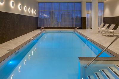 Piscine   © Hilton Garden Inn Montréal Midtown