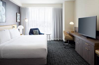 Chambre - Un très grand lit   © Hilton Garden Inn Montréal Midtown