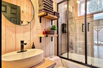 Chalet le pionnier salle de bain   © É.Mercier