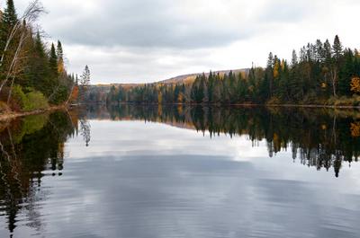 La majestueuse rivière Batiscan   © Les deux loutres