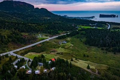 À un jet de pierre du Rocher Percé   © S.St-Jean