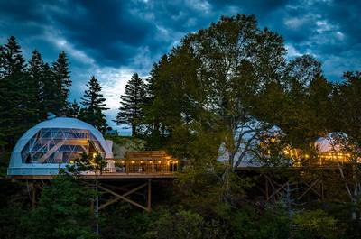 DÔMES ROCHER PERCÉ AU DOMAINE RENARD
