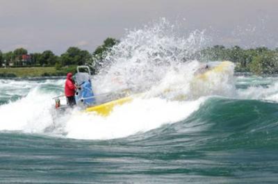 Jet Boat dans les rapides
