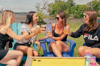 Entre amis ou en famille   © Groupe Je bois local