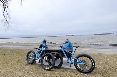 Devant le fleuve   © Aventure Véloneige