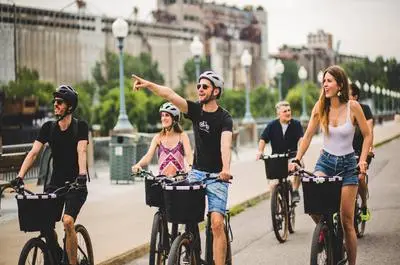 Fitz Montréal – Bike Tours
