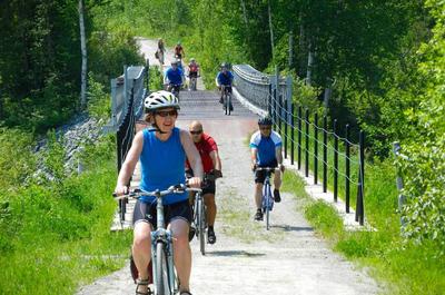 Cycliste sur la Cyclo-Voie   © M.Lessard