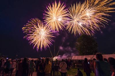 Feux d'artifice sous trame musicale