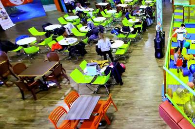 Aire de repas et repos   © Mille Pattes amusement